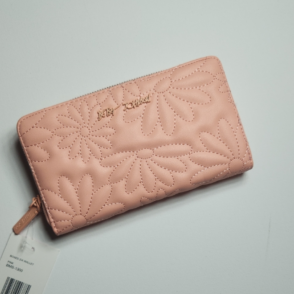 Betsey Johnson Blush Daisy Stitched Wallet. NWT